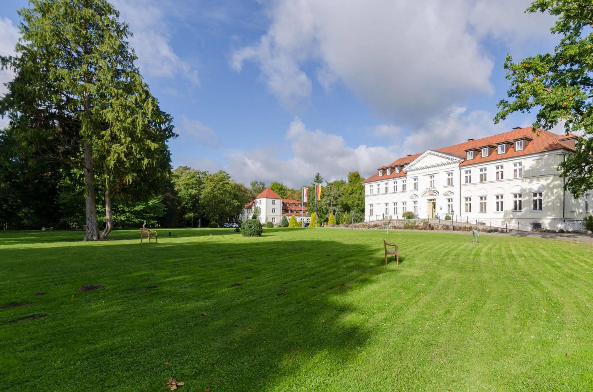 Seeschloss Schorssow Exterior photo